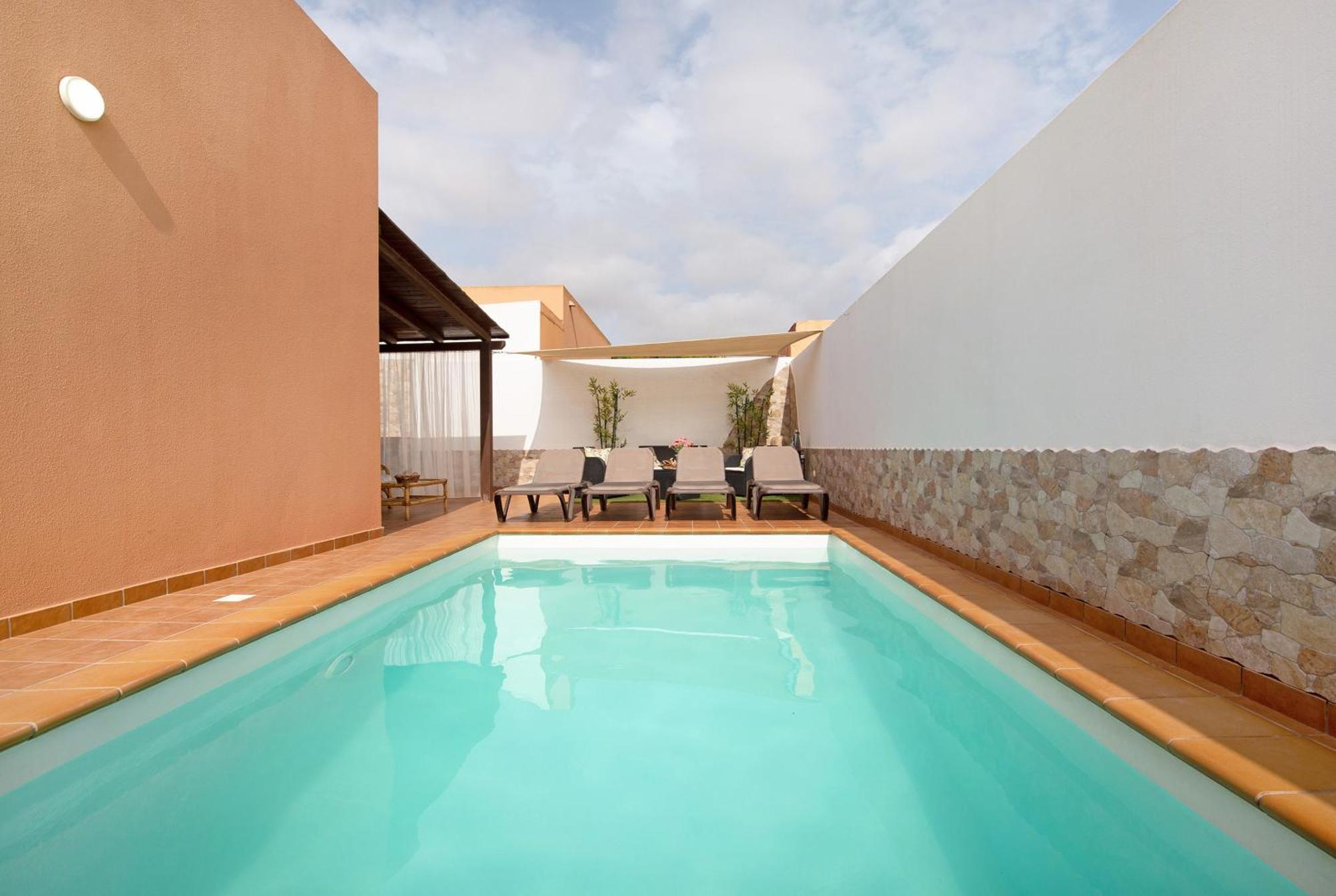 El Cortijo Villa La Oliva Luaran gambar
